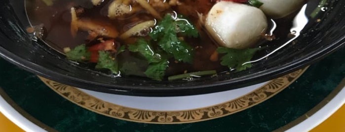 Hussein Tom Yam is one of Dinosさんのお気に入りスポット.