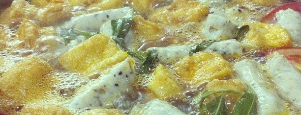 Lẩu riêu cua Lan Béo is one of food.