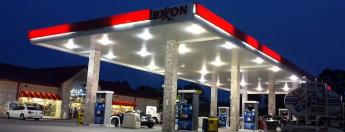 Exxon is one of สถานที่ที่ Char ถูกใจ.