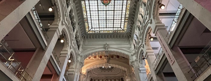 Palacio de Cibeles is one of T-MAD.