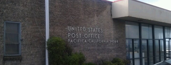 US Post Office is one of Locais curtidos por Ryan.