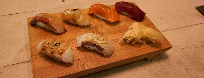 Sushi on Jones is one of Locais curtidos por David.
