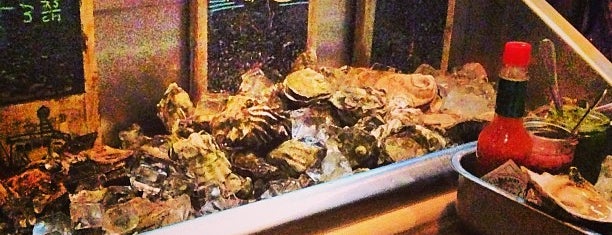 Lucille’s Oyster Dive is one of Joe : понравившиеся места.