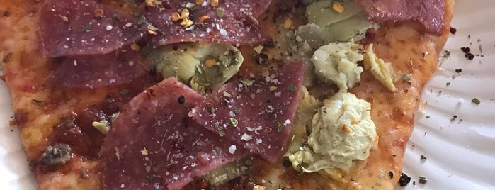 Steve's Pizza is one of Posti che sono piaciuti a Thelocaltripper.
