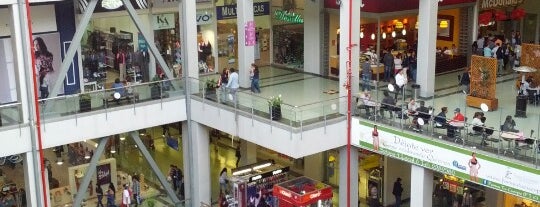 Centro Comercial Portal 80 is one of Centros Comerciales Bogotá.