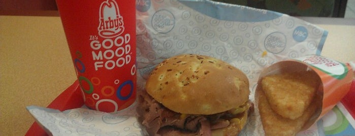 Arby's - Closed is one of Nicoleさんのお気に入りスポット.