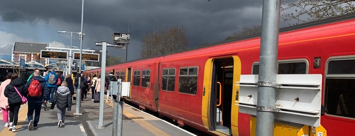 Hampton Court Railway Station (HMC) is one of England Rail Stations - Surrey.