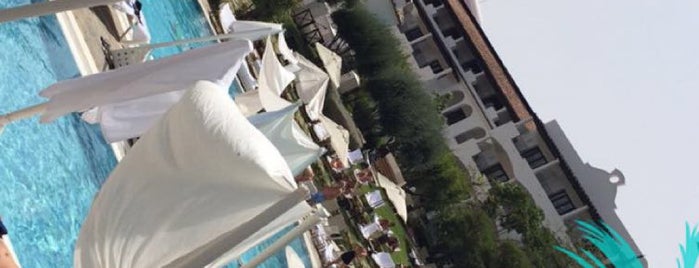 The Westin La Quinta Golf Resort & Spa is one of Lieux qui ont plu à Feras.