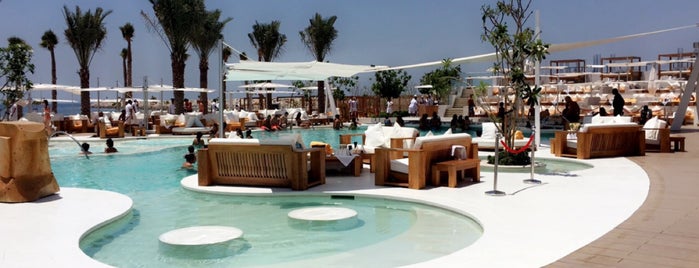 Nikki Beach Resort & Spa is one of Locais curtidos por Feras.