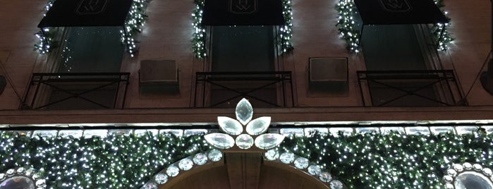 Harry Winston is one of New York.