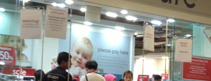 Mothercare is one of Roger 님이 좋아한 장소.