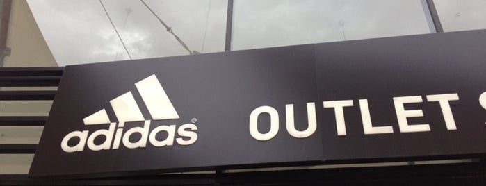 Adidas Outlet Store is one of Locais curtidos por Serhan.