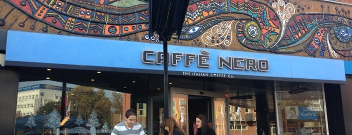 Caffè Nero is one of Orte, die Mert gefallen.