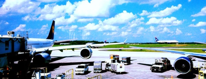 Flughafen Charlotte Douglas (CLT) is one of Airports!!!.