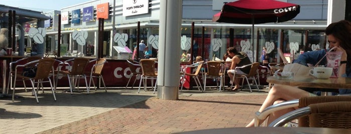 Costa Coffee is one of Orte, die Eimear gefallen.