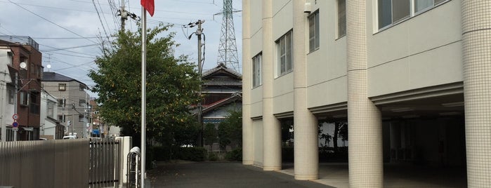 創価学会 東淀川文化会館 is one of Tempat yang Disukai Saejima.