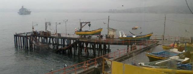 Caleta El Membrillo is one of Bares, restaurantes y otros....