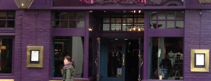 The Trafalgar is one of London Pubs.
