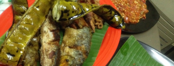 Waroeng Tiki Taka Sambel Setan is one of Tempat Kuliner.