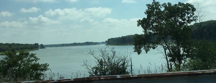 Salamonie Reservoir is one of Tempat yang Disukai Jen.