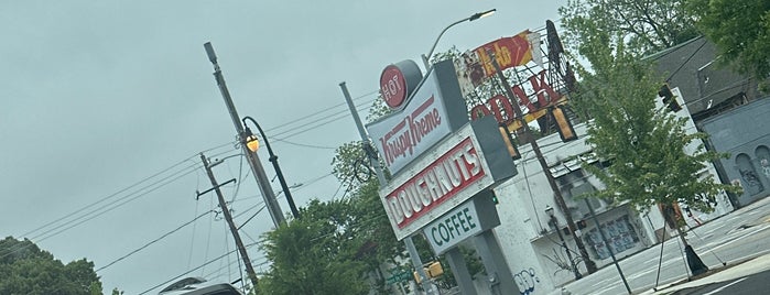 Krispy Kreme Doughnuts is one of Places nearby.