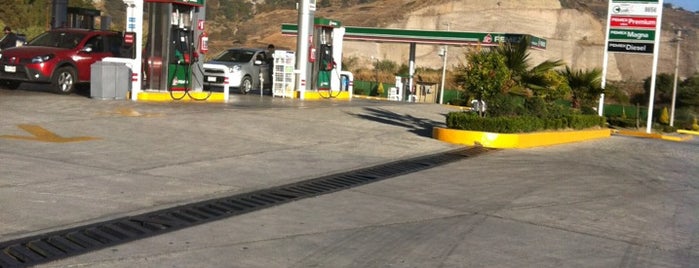 Gasolinera Carretera Chamapa - La Venta is one of Tempat yang Disukai Antonio.