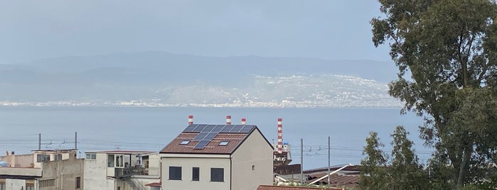 Messina is one of Giringiro.