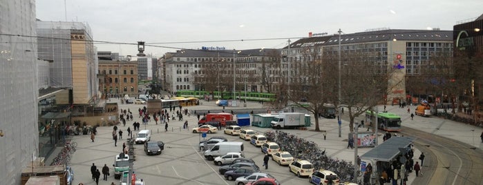 Ernst-August-Platz is one of Joud’s Liked Places.