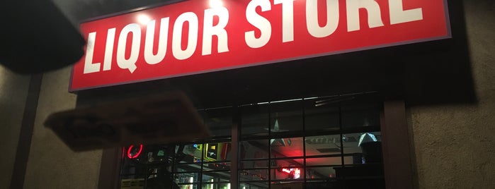 Summerland Liquor Store is one of Lucky'un Beğendiği Mekanlar.