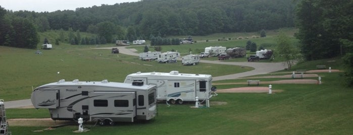 Wild Cherry Resort is one of Phyllis’s Liked Places.