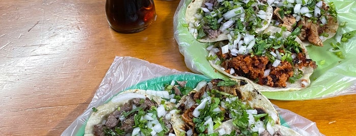 Tacos Del Parque is one of Mexicana.