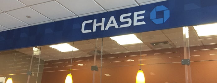 Chase Bank is one of Tempat yang Disukai Mark.