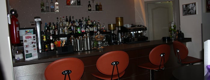 El Encanto Cocktail Bar is one of Madrid.
