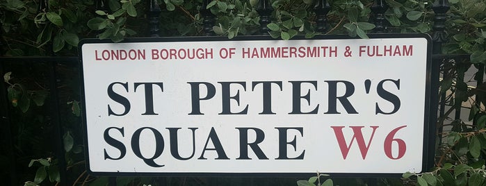 St Peter's Square is one of Orte, die Thomas gefallen.