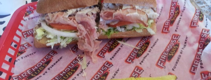 Firehouse Subs is one of Lugares favoritos de Autumn.