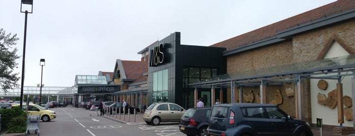 Marks & Spencer is one of Lieux qui ont plu à Jon.