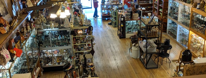 Zola Bell's Antiques is one of Favorite Family Places.