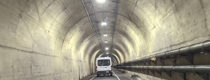 Baker-Barry Tunnel is one of San Francisco Favorites.