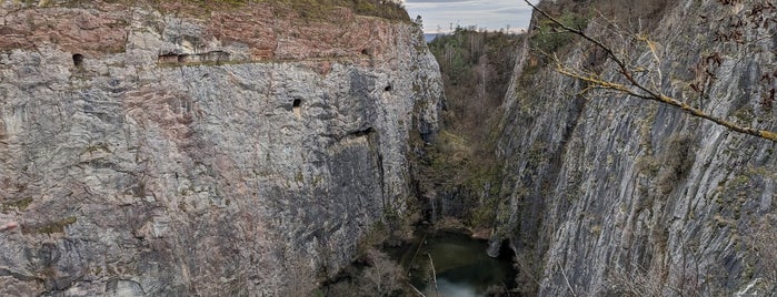 Mexiko is one of Doly, lomy, jeskyně (CZ).