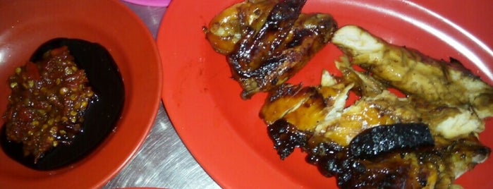 Ayam Bakar 7 Saudara is one of Top 10 dinner spots in Jakarta, Indonesia.