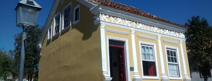 Casa da Memória (Casa dos Cavalinhos) is one of Lieux qui ont plu à Debora.