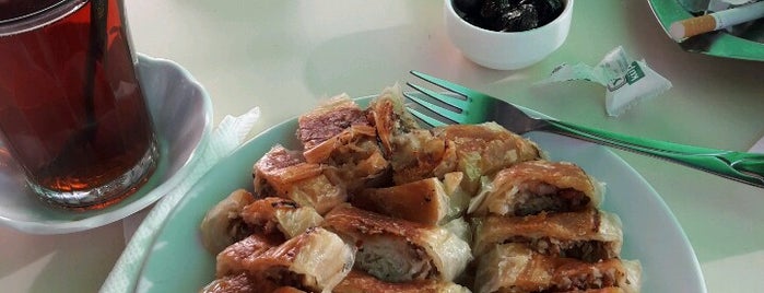 Esinci Börek is one of Lugares favoritos de OsmanGazi.