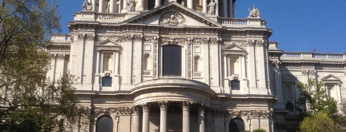 St Paul Katedrali is one of Londen.