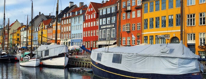 Nyhavn is one of Lugares favoritos de Nikita.