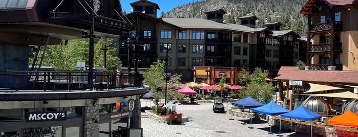The Village at Mammoth is one of Locais curtidos por Dan.