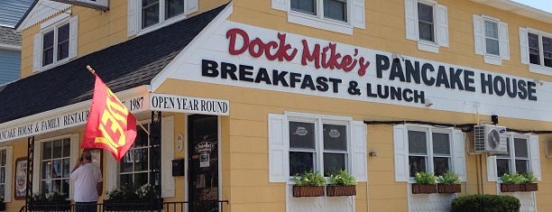 Dock Mike's Pancake House is one of Lugares favoritos de Melody.