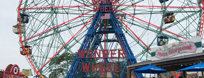 Deno's Wonder Wheel Amusement Park is one of NYC To Do List.