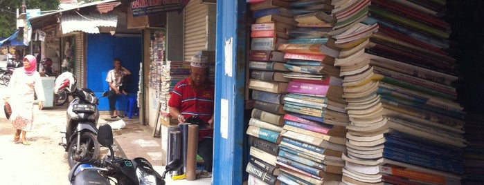 Pasar Buku Palasari is one of My Hometown.