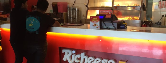 Richeese Factory is one of My favorite places.