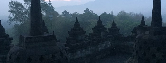 Borobudur Nirwana Sunrise is one of Tracy'ın Beğendiği Mekanlar.